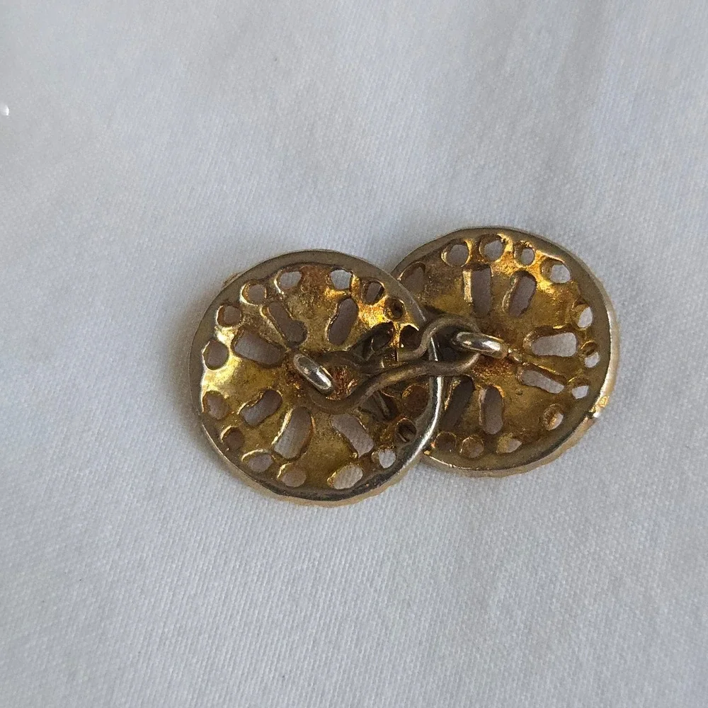 VTG Cufflinks Mens Gold Round Openwork Unbranded Ornate Filigree Floral Gold EUC